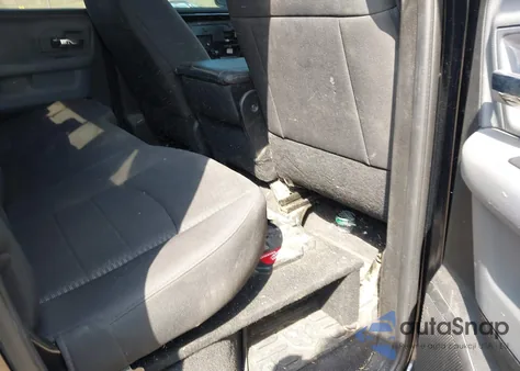 2019 Ram 1500 Classic Warlock 4X4 6'4 Box из США, поврежденный, VIN 1C6RR7GG9KS683002